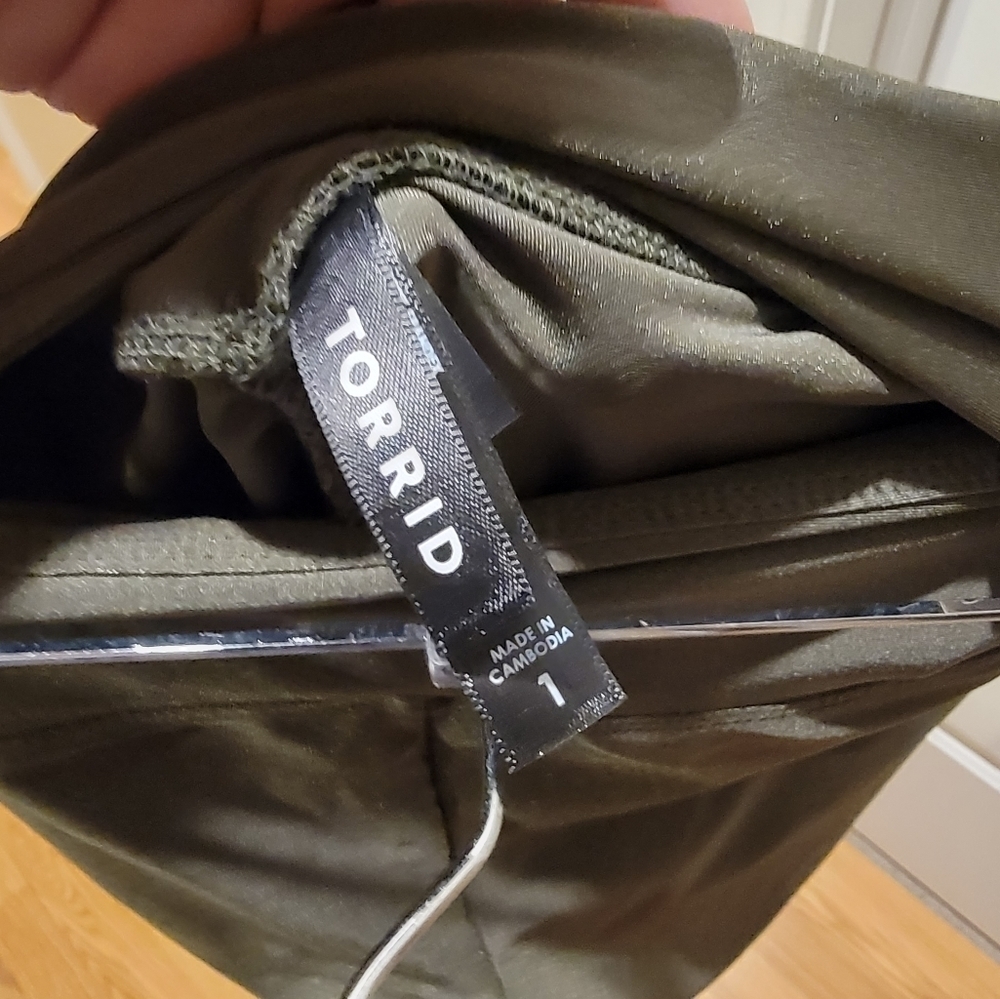NWT Torrid Olive Workout Leggings Size 1X - Picture 6 of 6